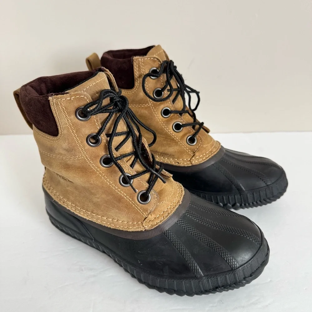 Sorel Cheyenne II Winter Duck Boot Youth size 4 Tan Black Waterproof Snow Rain